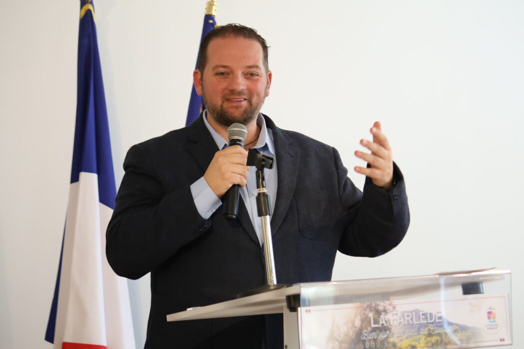 Photo de Jérôme Beaunier lors de la cérémonie d'investiture du conseil municipal.
